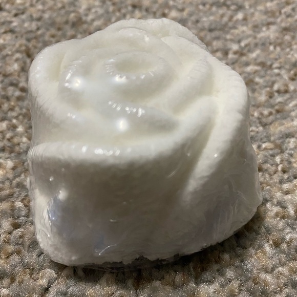 Set of 5 Radiant Waves handcrafted eucalyptus & peppermint shower steamers - Picture 2 of 4